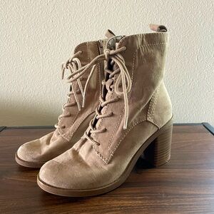 Tan Suede Lace Up Boots, with zippers. Size 5.5.